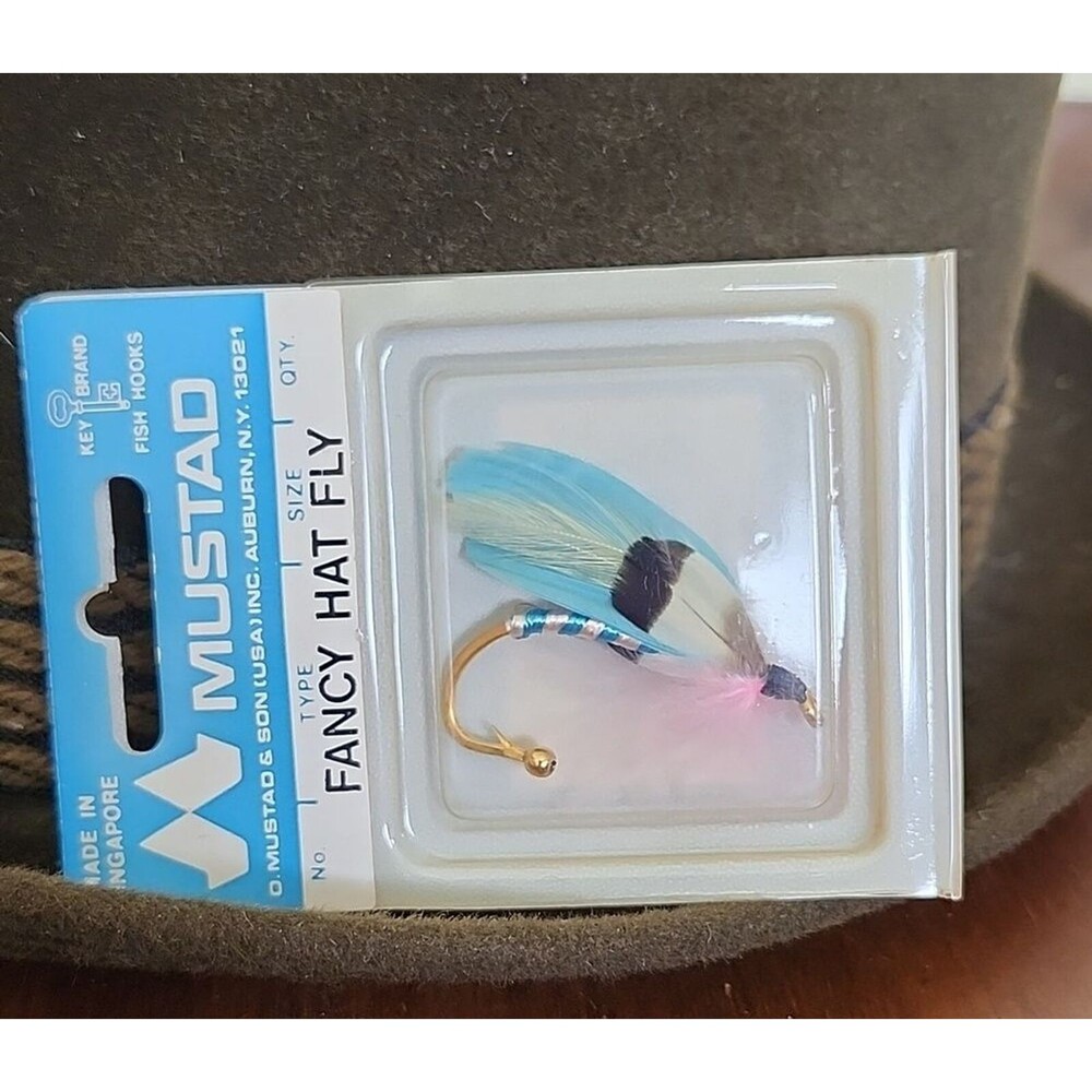 Vintage O. Mustad & Sons Decorative Fancy Hat Fly Pin in Original Packaging